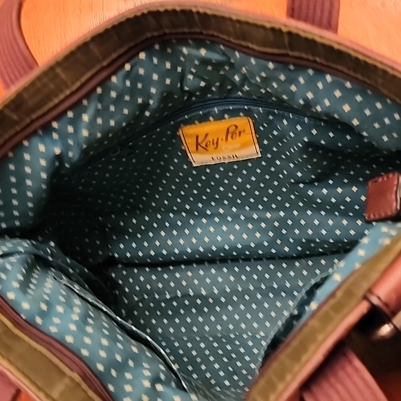 Fossil Key Per olive quilted Tote! BARELY USED CONDITION! - Picture 11 of 12